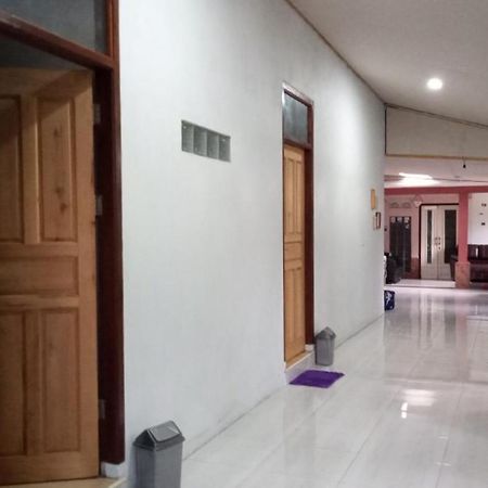 דירות טנג'ונג פנדן Belitung Backpacker מראה חיצוני תמונה