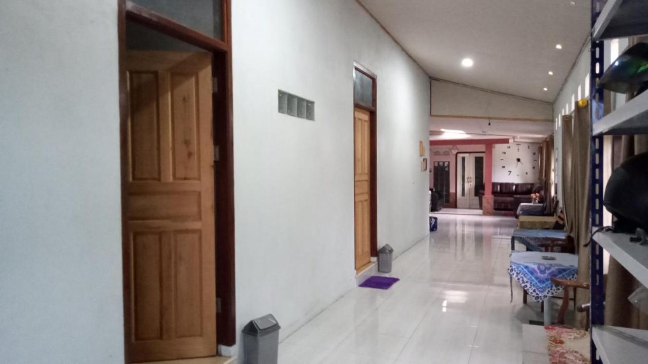 דירות טנג'ונג פנדן Belitung Backpacker מראה חיצוני תמונה