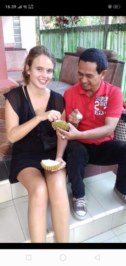 דירות טנג'ונג פנדן Belitung Backpacker מראה חיצוני תמונה