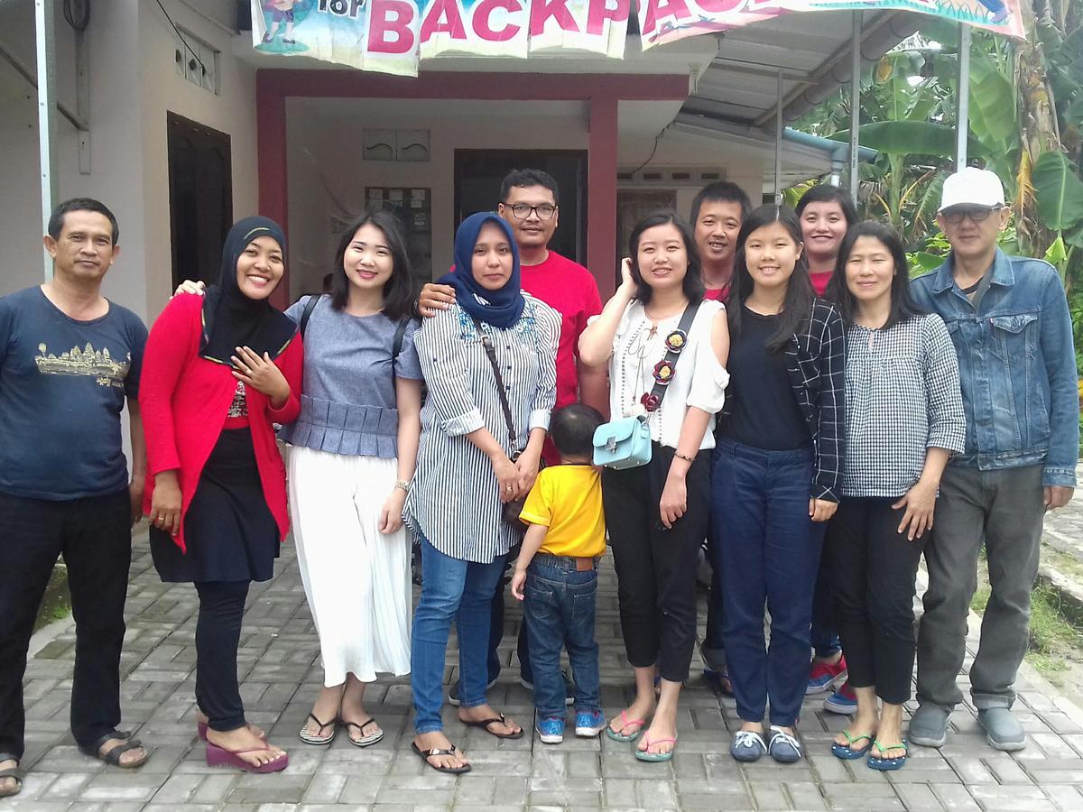 דירות טנג'ונג פנדן Belitung Backpacker מראה חיצוני תמונה