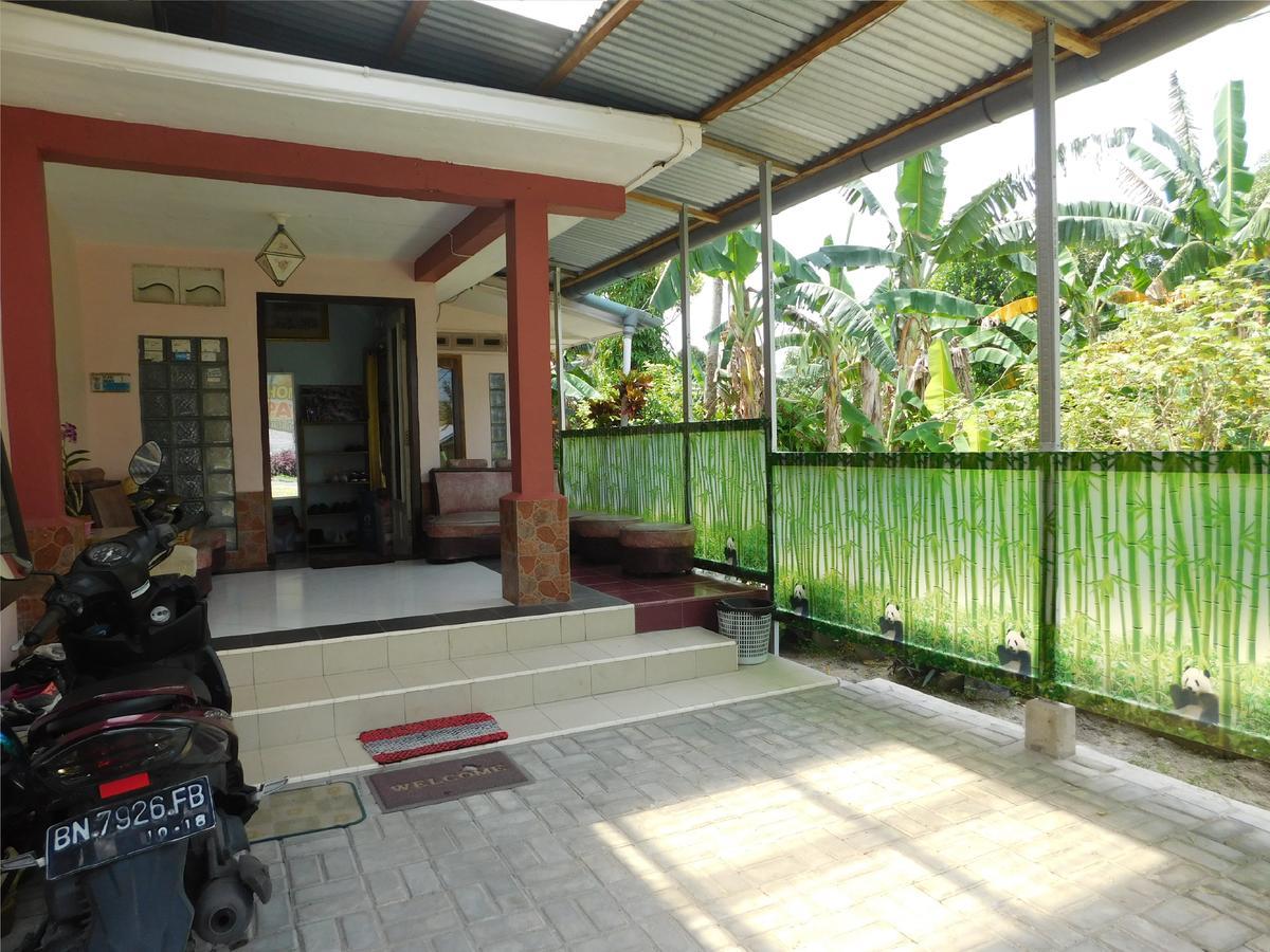 דירות טנג'ונג פנדן Belitung Backpacker מראה חיצוני תמונה