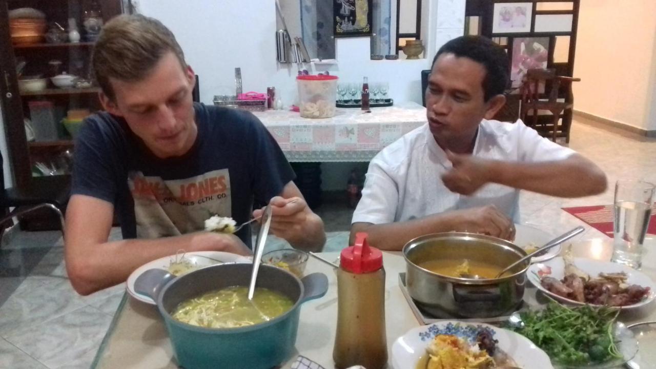 דירות טנג'ונג פנדן Belitung Backpacker מראה חיצוני תמונה